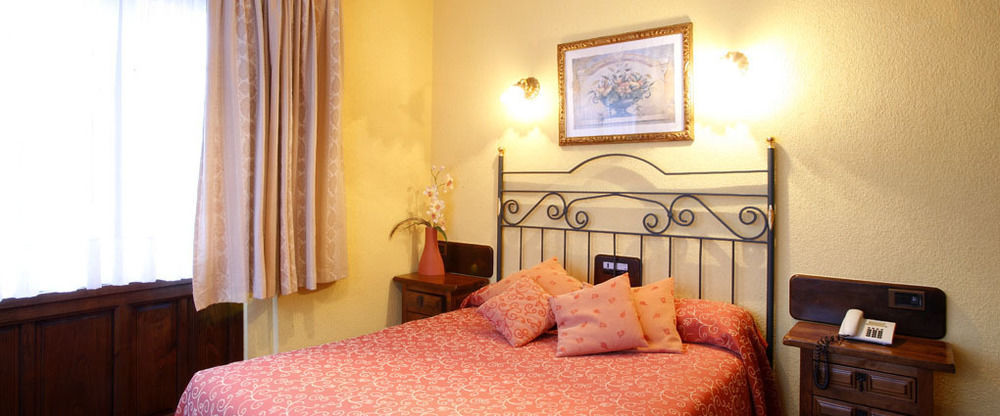 Hotel Marqués de la Moral Naveces Esterno foto
